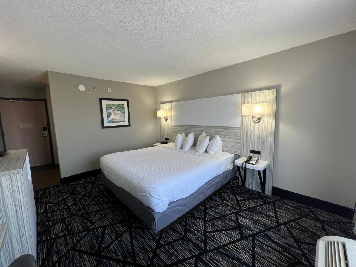 Baymont By Wyndham Peoria Hotel Bagian luar foto