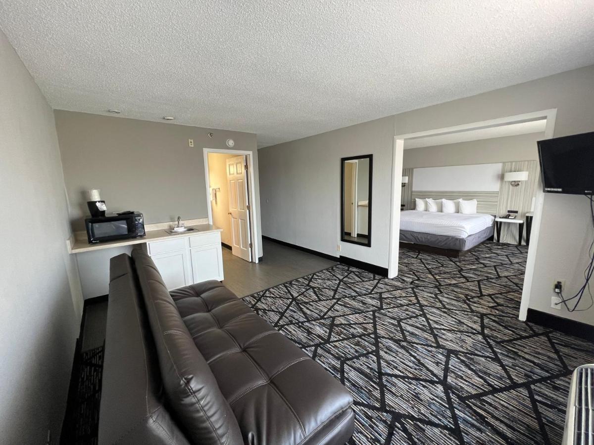 Baymont By Wyndham Peoria Hotel Bagian luar foto