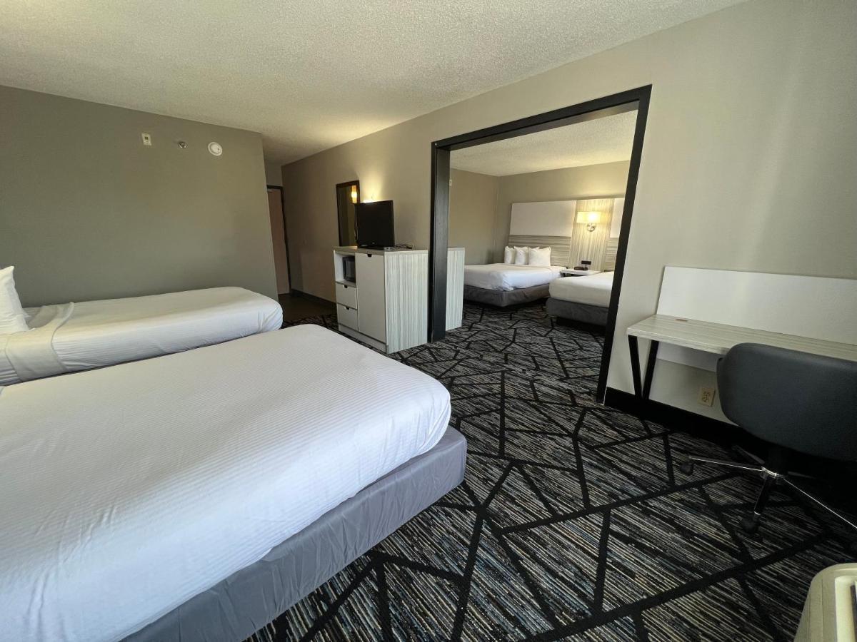 Baymont By Wyndham Peoria Hotel Bagian luar foto