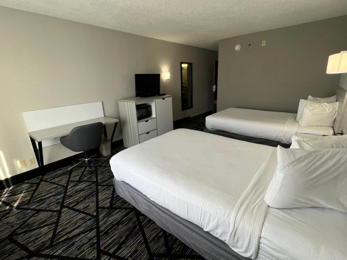 Baymont By Wyndham Peoria Hotel Bagian luar foto