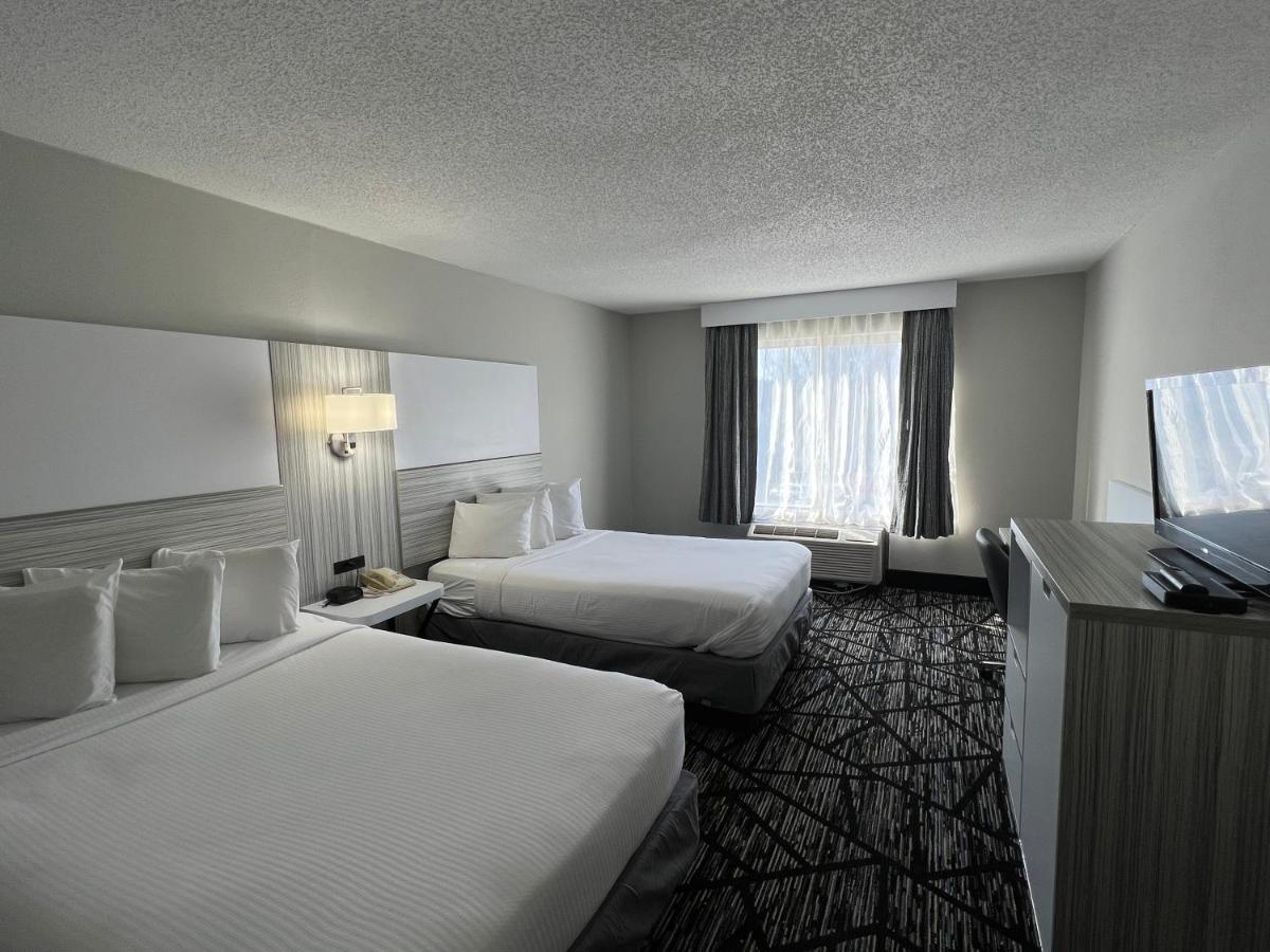 Baymont By Wyndham Peoria Hotel Bagian luar foto