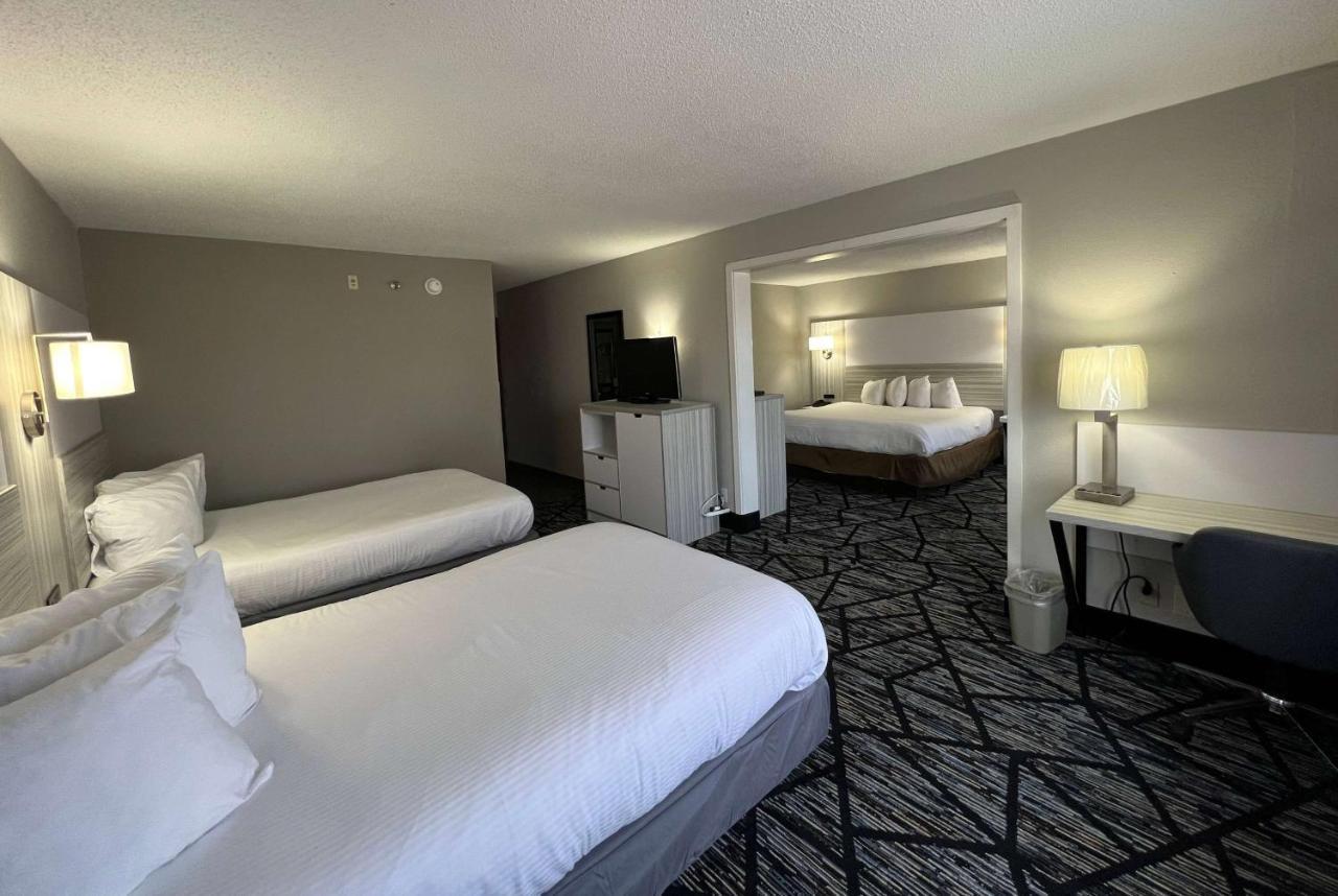 Baymont By Wyndham Peoria Hotel Bagian luar foto