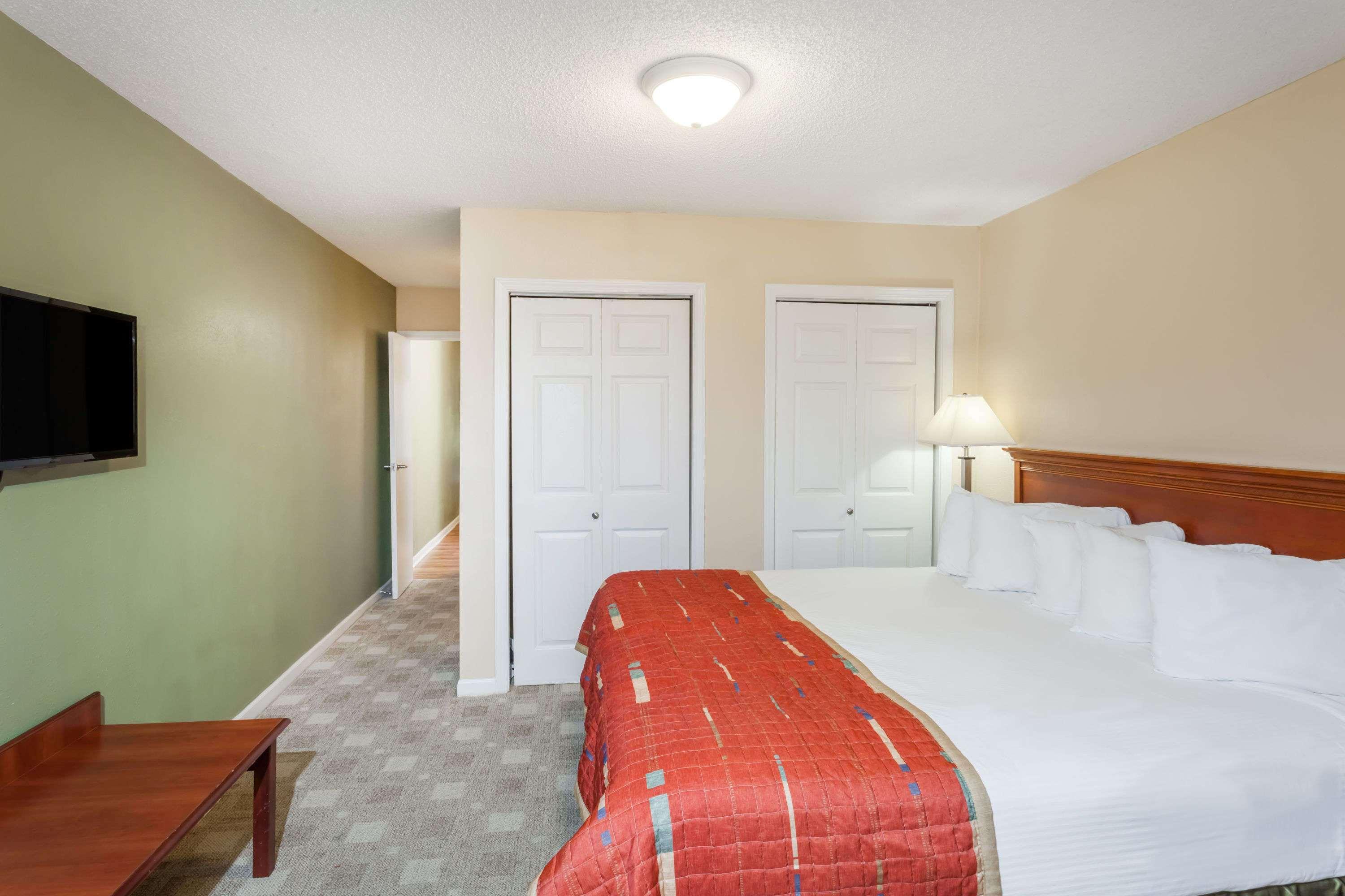 Baymont By Wyndham Peoria Hotel Bagian luar foto