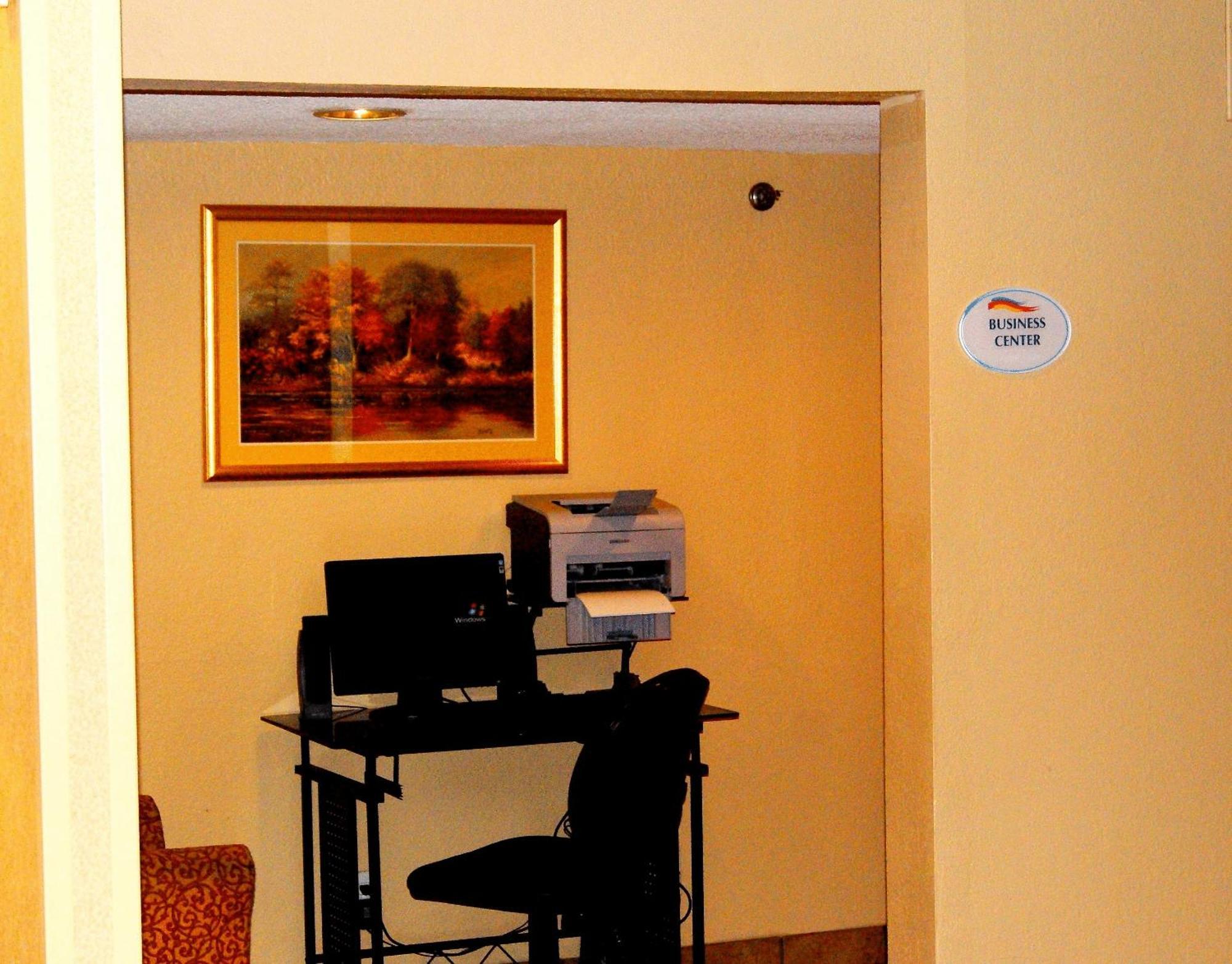 Baymont By Wyndham Peoria Hotel Bagian luar foto